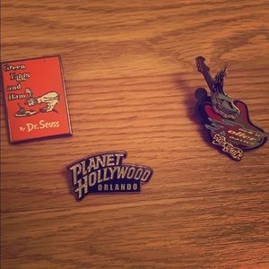 DISNEY COLLECTIBLE SET